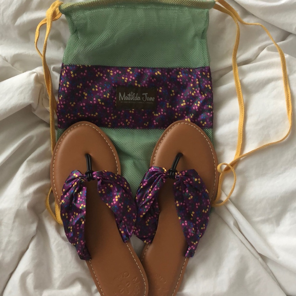 Matilda Jane flip flops w/ carrying bag.